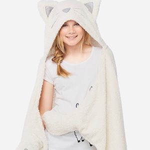Justice cat cozy blanket